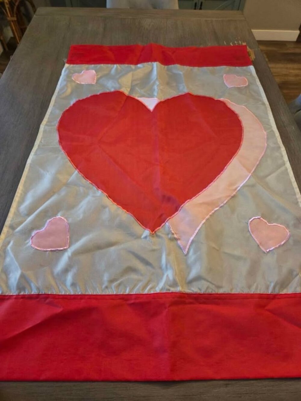 Valentines heart garden flag